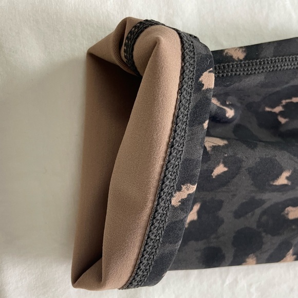 SOLD// Varley Montero High Waist Cheetah Print Cropped Leggings - Picture 7 of 14